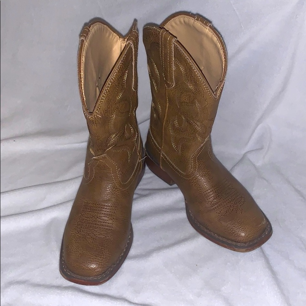 Boys cowboy boots!